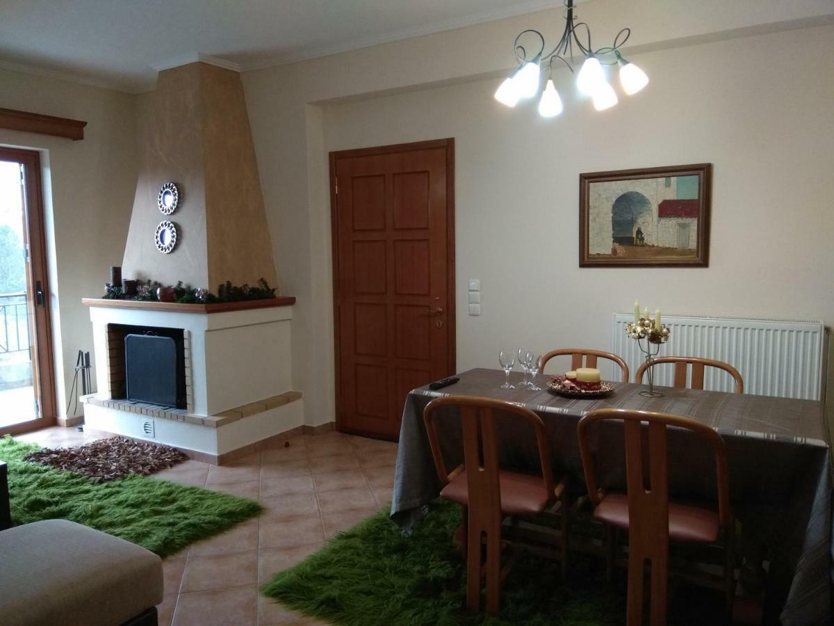 Mainades House Apartment Vitina Bagian luar foto