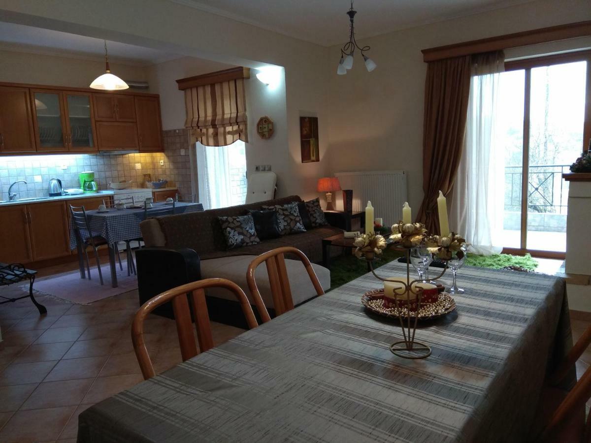 Mainades House Apartment Vitina Bagian luar foto